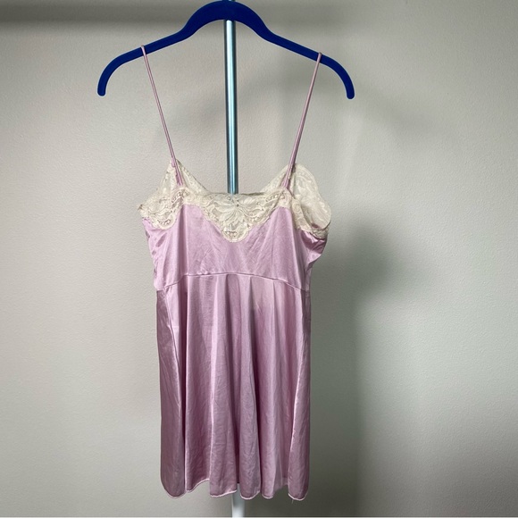 Vintage Lace-Embellished Pink Chemise - Picture 6 of 8